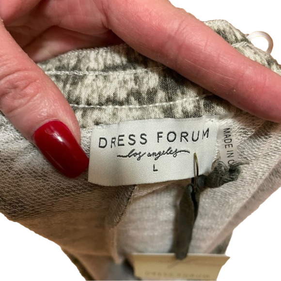 DRESS Forum Drawstring Animal Print Dual Pocket Lounge Shorts, Size L - Picture 3 of 8